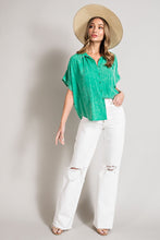 Load image into Gallery viewer, Kelly Green Button Down Blouse
