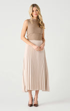 Load image into Gallery viewer, Champagne Maxi Skirt
